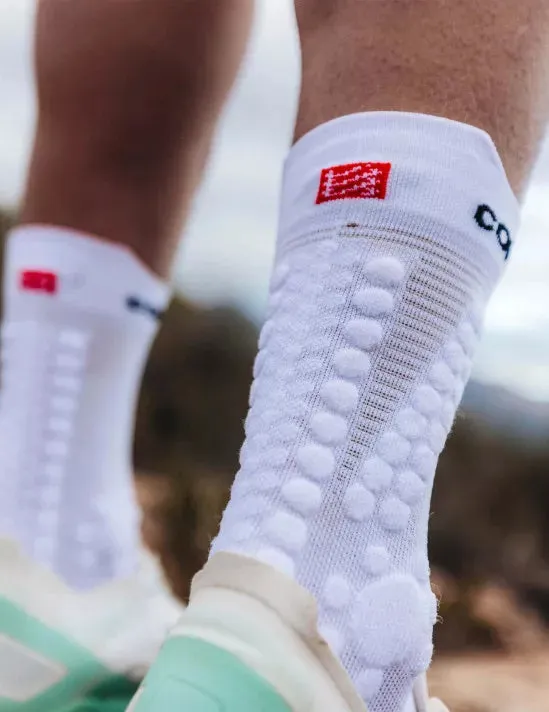 Compressport Unisex's Pro Racing Socks v4.0 Trail - White/Black