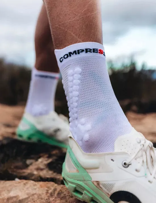 Compressport Unisex's Pro Racing Socks v4.0 Trail - White/Black